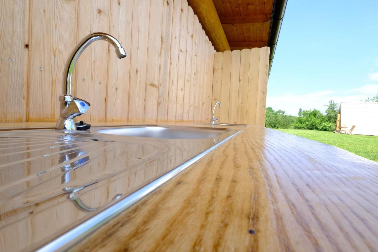 Hotel Glamping Brodej Vitanje Exterior foto